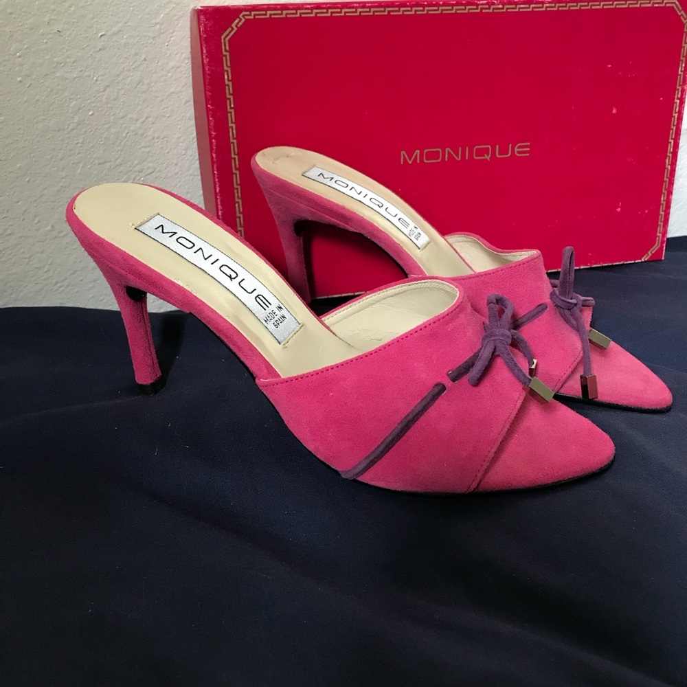 🎉SALE 🎉Monique fuchsia slides suede